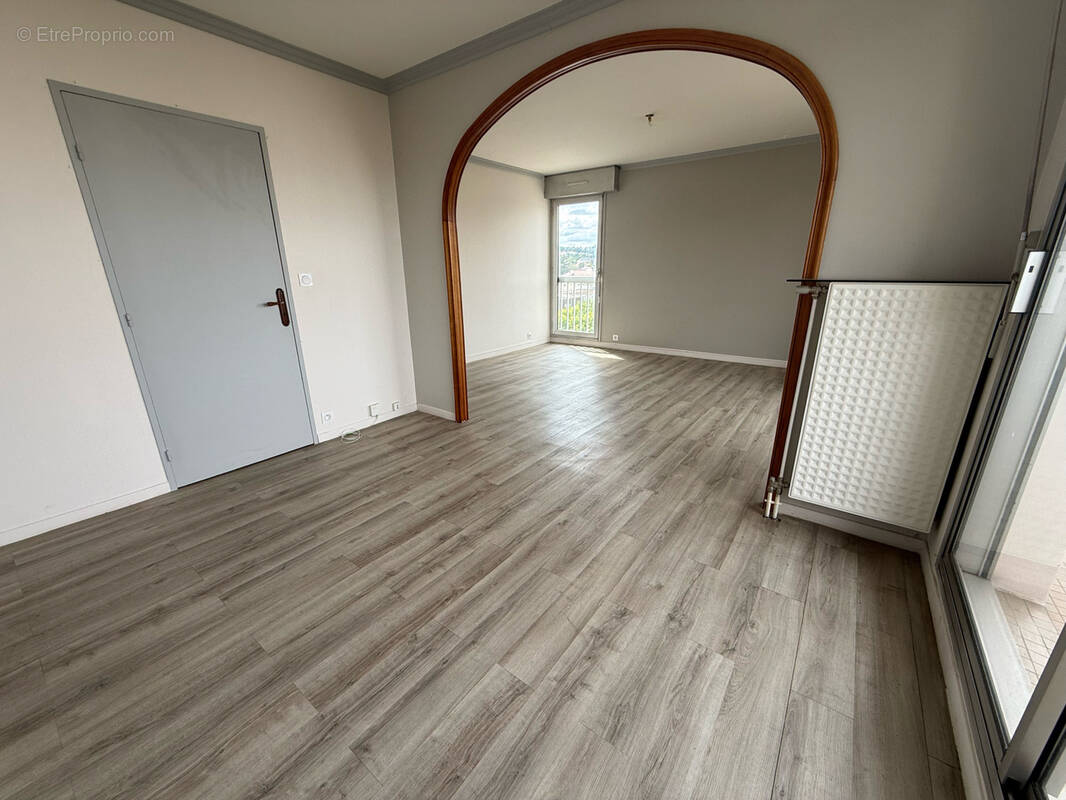 Appartement à BELLERIVE-SUR-ALLIER