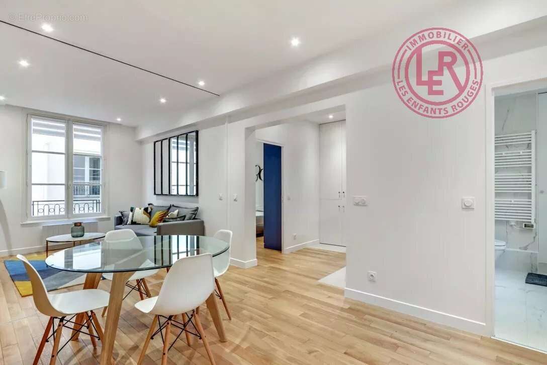 Appartement à PARIS-3E