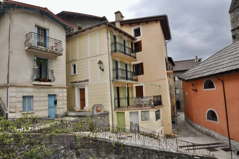 Dpt Alpes des Alpes Maritimes (06), GUILLAUMES à vendre Belle Maison de village 4 pièces, 70 m², Terrasses, Caves, Vue - photo 12