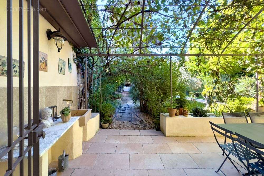 Maison à VAISON-LA-ROMAINE