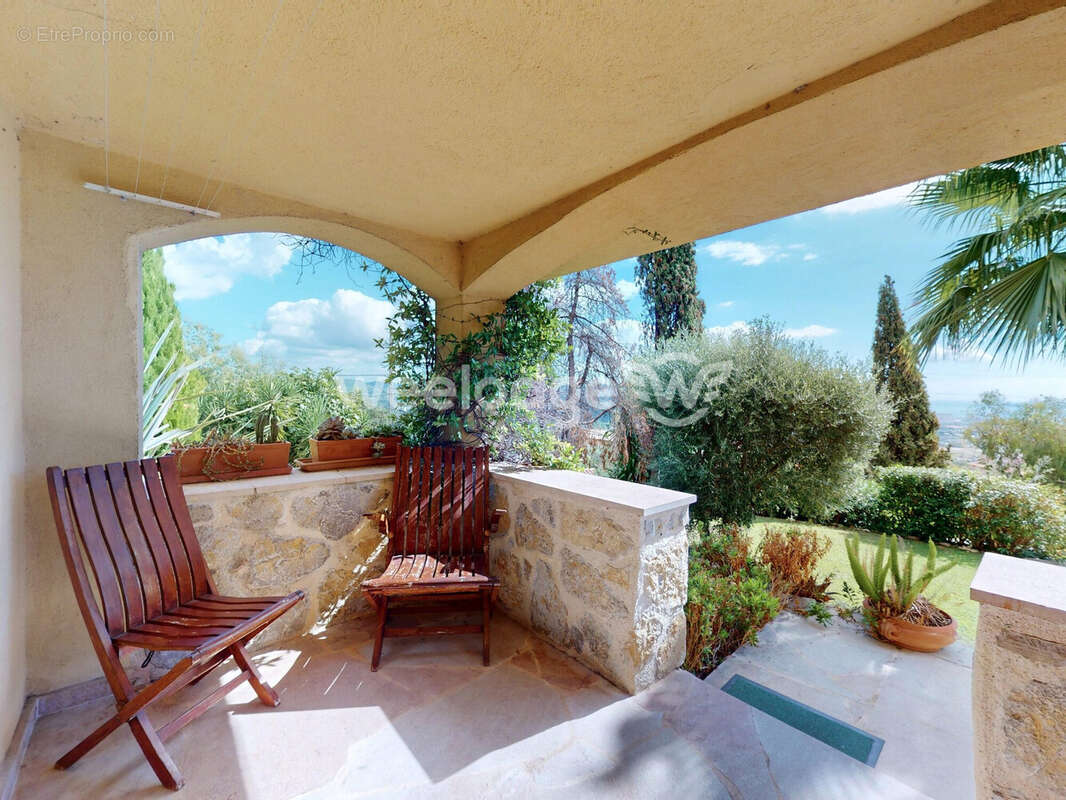 Maison à MANDELIEU-LA-NAPOULE