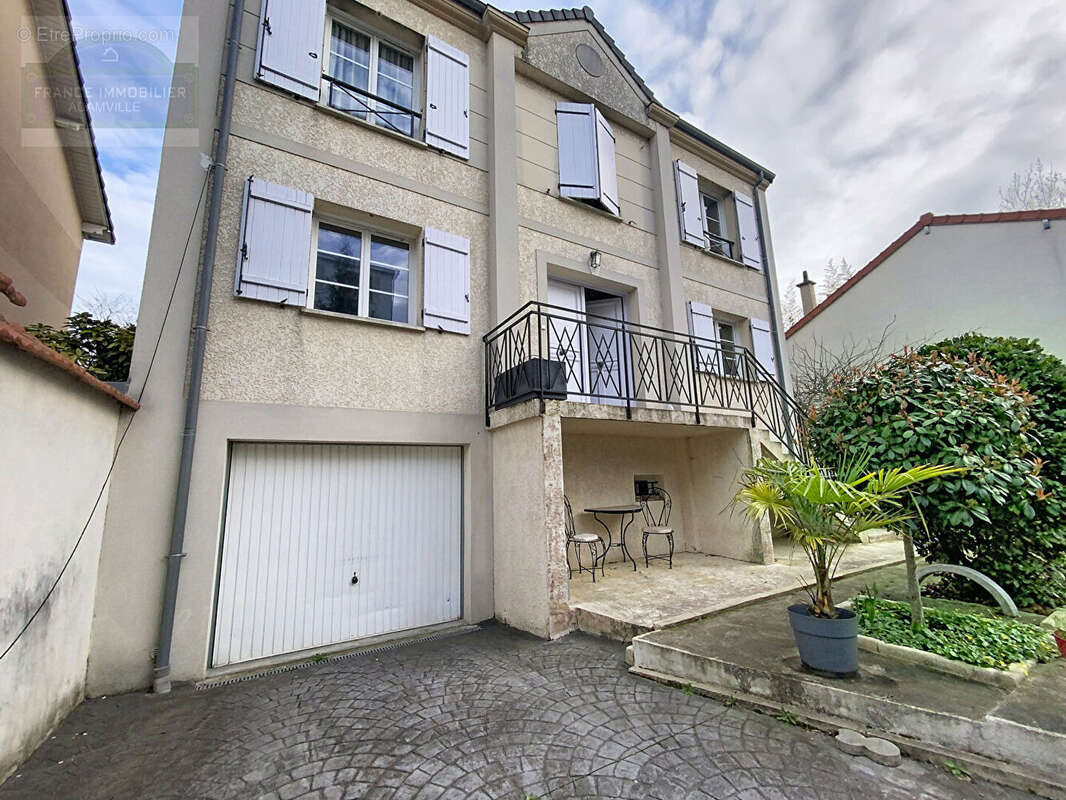 Maison à SAINT-MAUR-DES-FOSSES