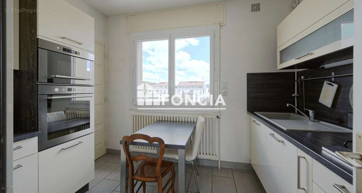 Appartement à BOURGOIN-JALLIEU