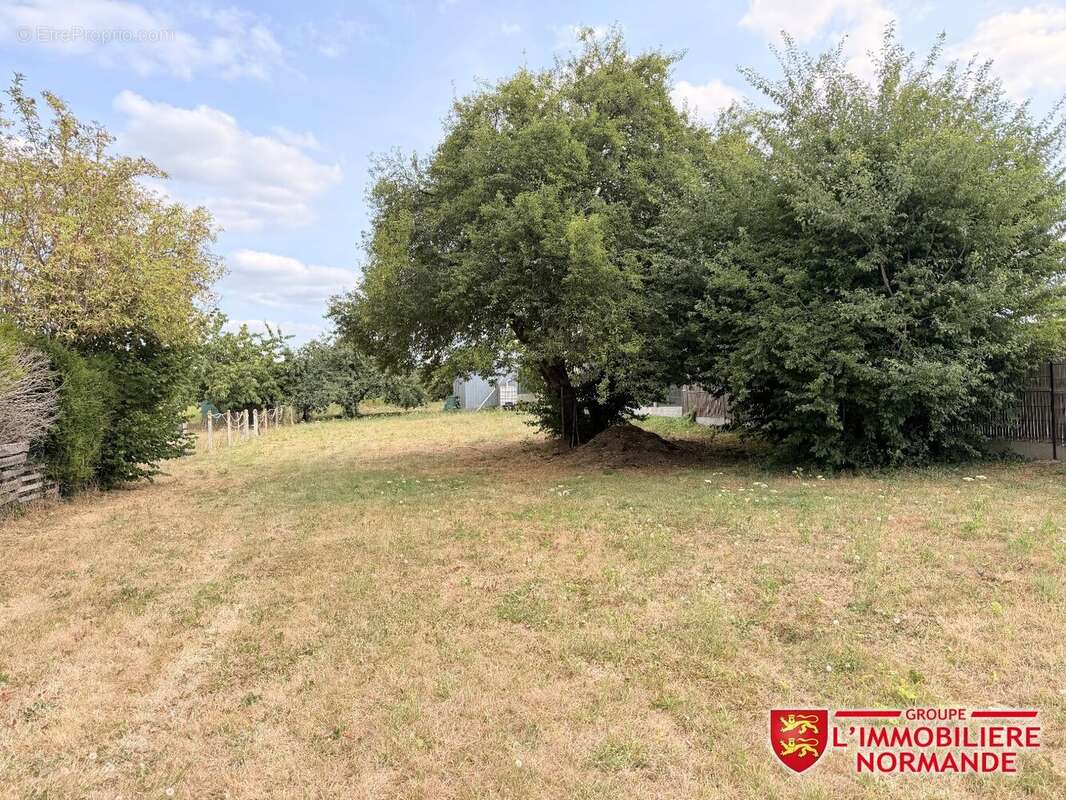 Terrain a batir de 1610 m² - photo 3