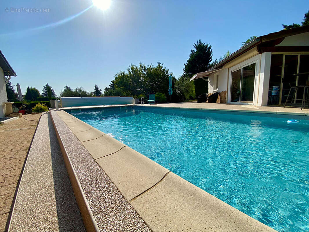 Maison à COLLONGES-AU-MONT-D'OR