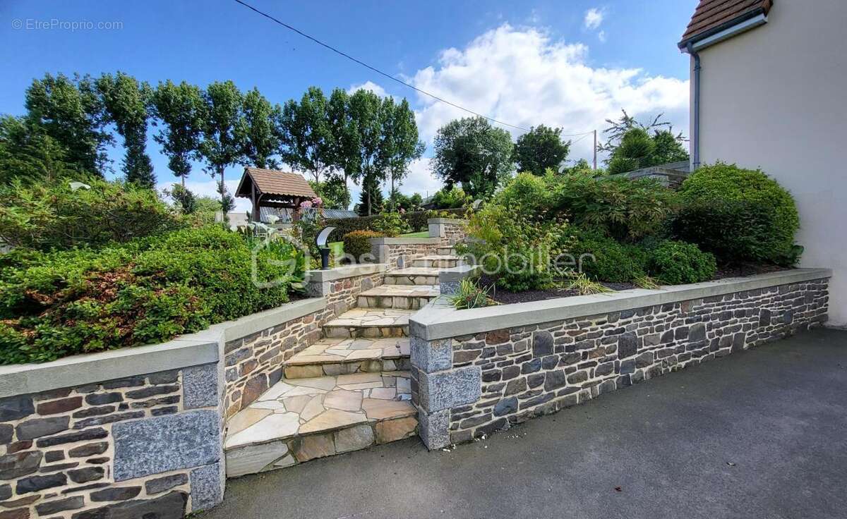 Maison à SAINT-SEVER-CALVADOS