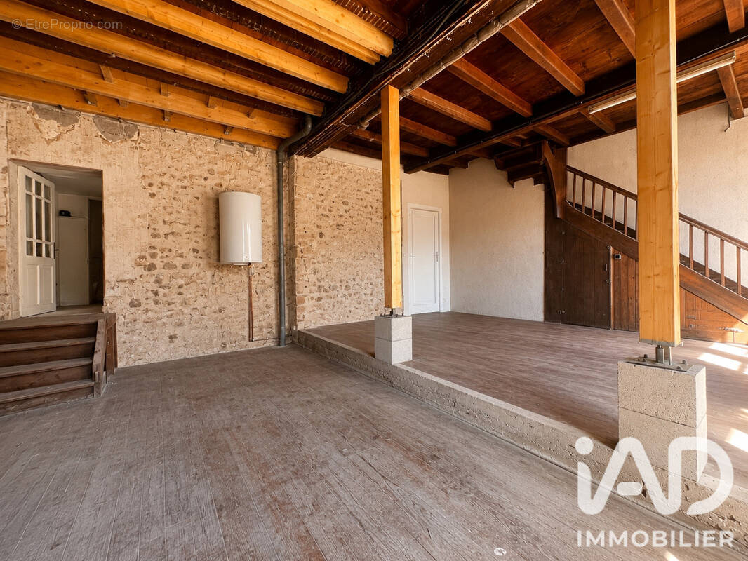 Photo 1 - Maison à SAINT-PORCHAIRE