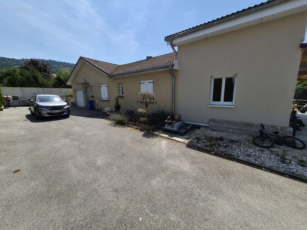 Maison individuelle de 172 m2 de 2008 édifiée sur un terrain de 880 m2 - photo 23