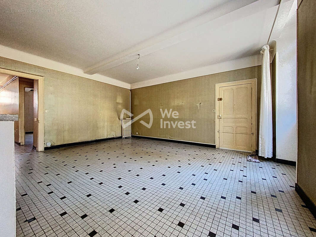 Appartement à NAY