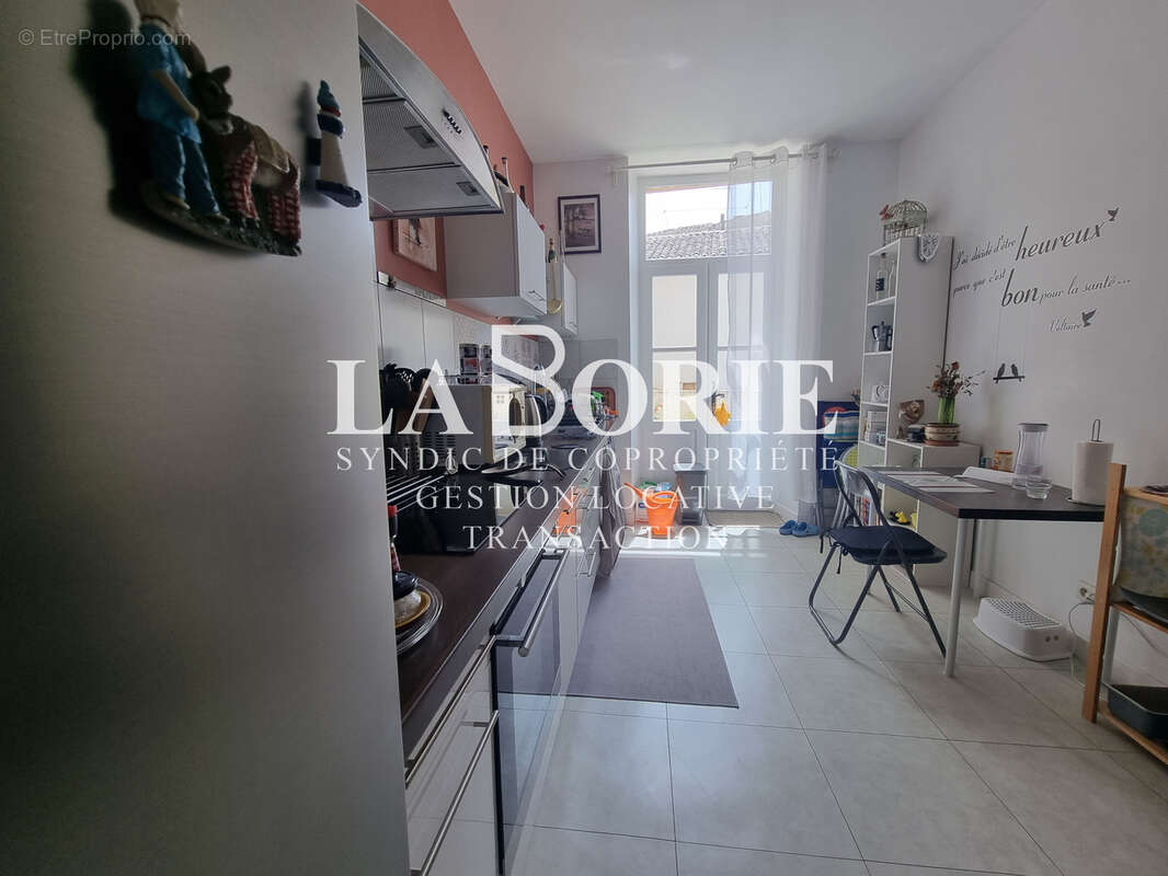 Appartement à BAGNOLS-SUR-CEZE