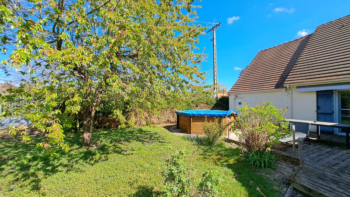 Maison à THORIGNY-SUR-OREUSE