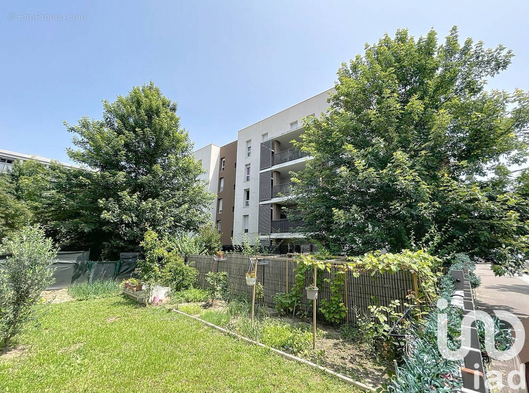 Photo 1 - Appartement à VENISSIEUX