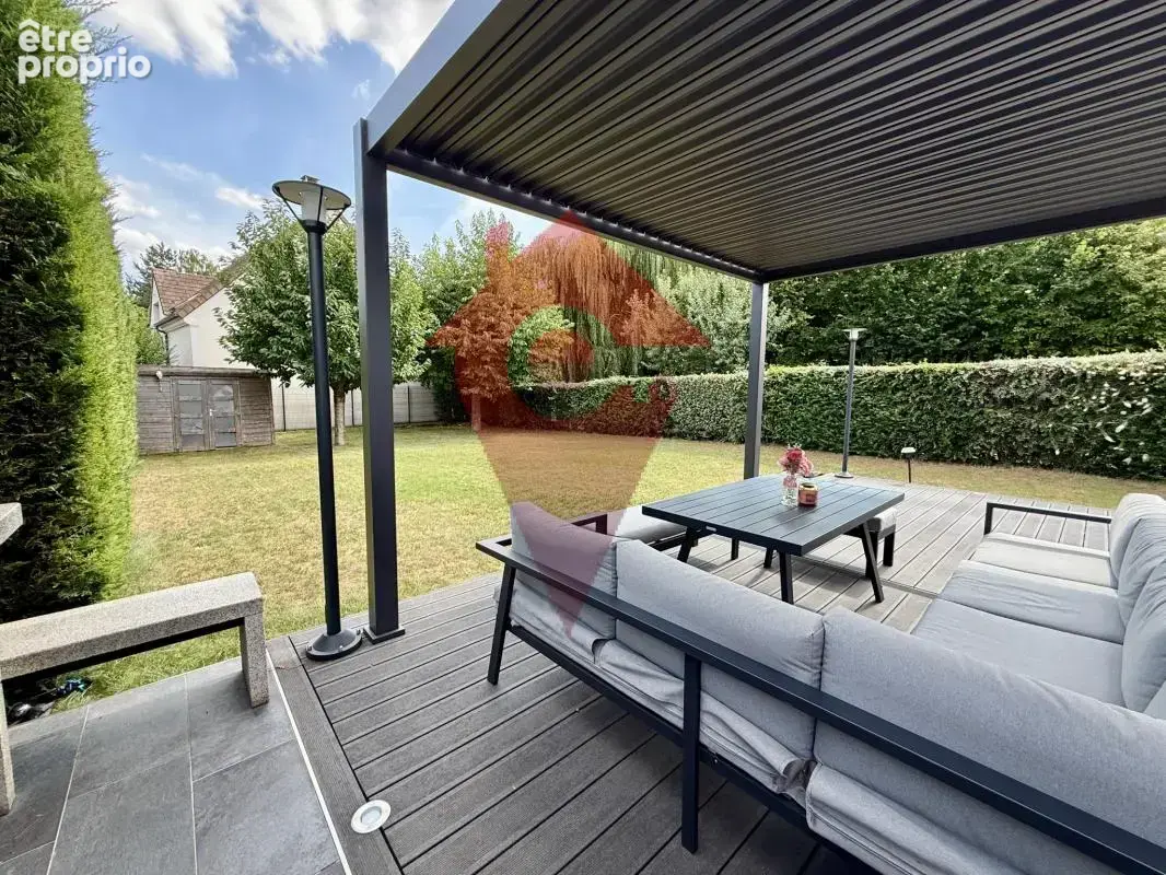 Maison familiale 4 chambres avec jardin et garage à Ecquevil - photo 3