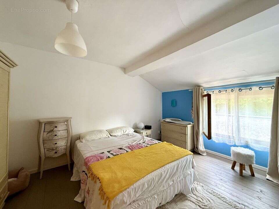 Maison de village et dépendance à Champigny - 89 - photo 7