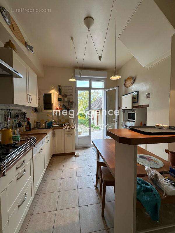 Maison à PONT-SUR-YONNE