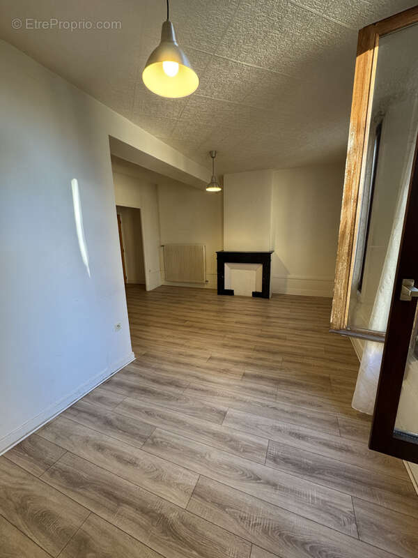 Appartement à SAINT-JUST-SAINT-RAMBERT