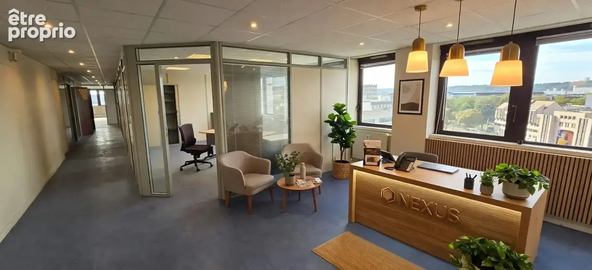 Bureaux 635m² - 21 pieces - photo 2
