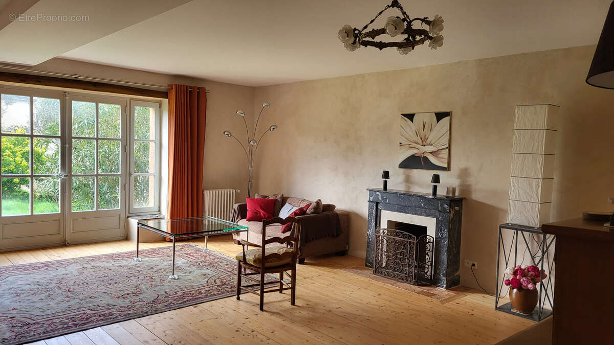 Maison à ISSE