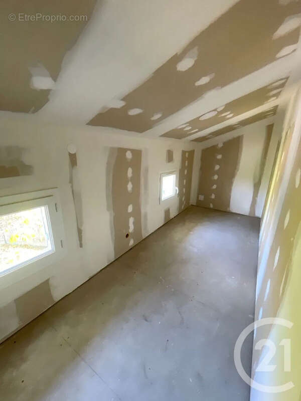 Maison 124 m² à Coutras  - photo 9