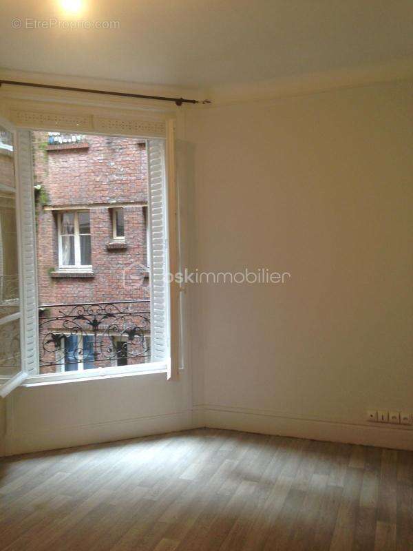 Appartement à COLOMBES