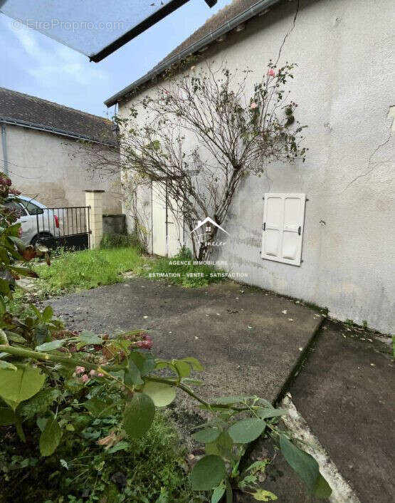 Terrasse à l&#039;avant de la maison - Maison à LESIGNY