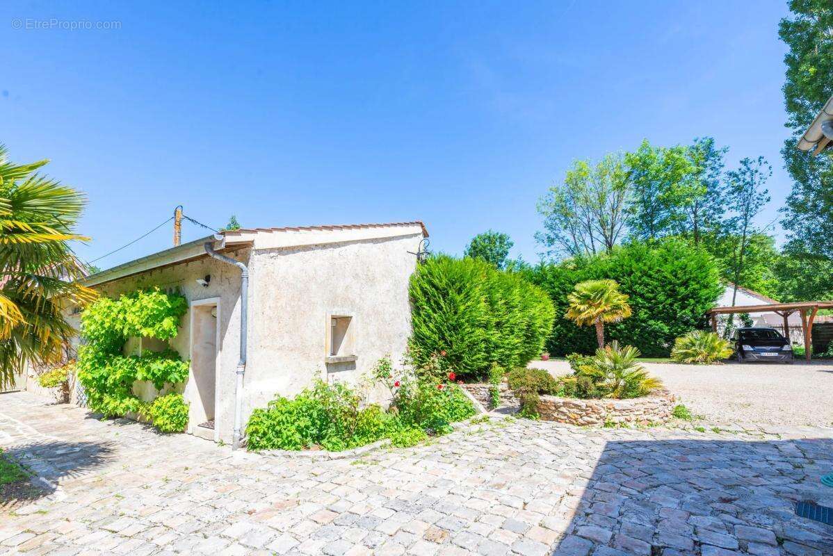 Maison à EMANCE