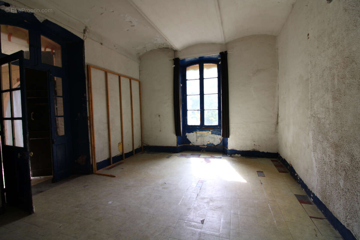 Maison de caractere d'un volume 333 m2  + dependance 86 m2. - photo 58