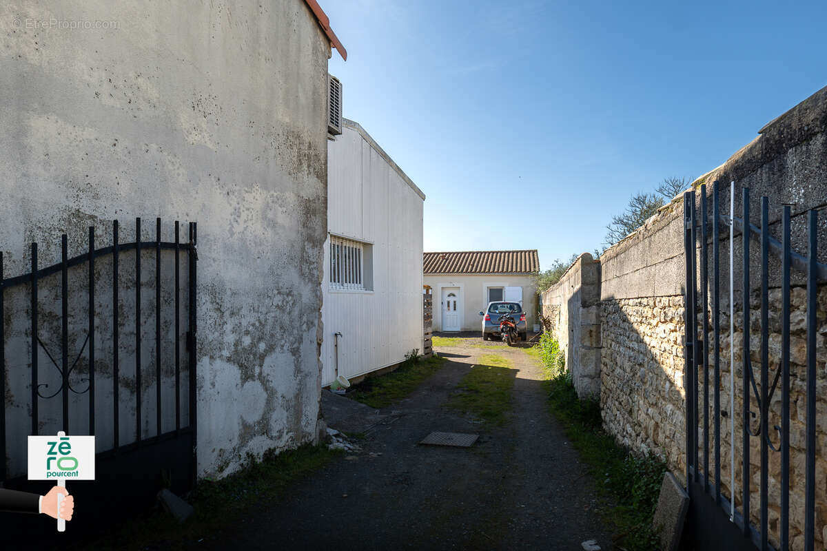 Maison à LES MAGNILS-REIGNIERS