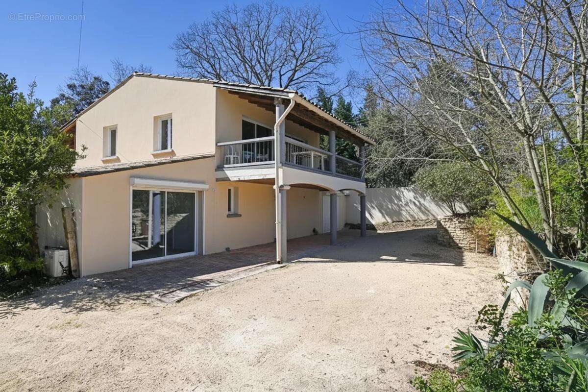 Maison à VERS-PONT-DU-GARD