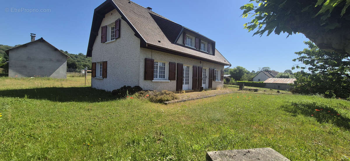 Maison à CREYS-MEPIEU