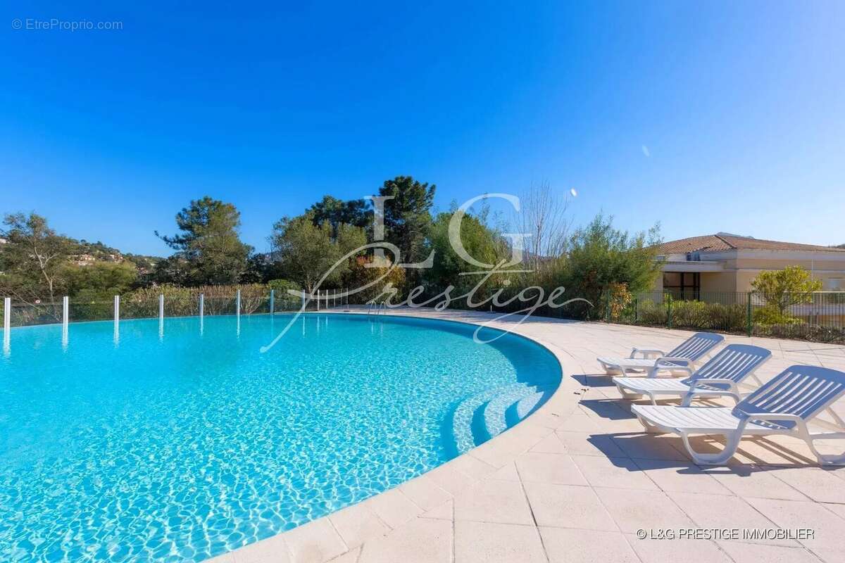 Appartement à MANDELIEU-LA-NAPOULE