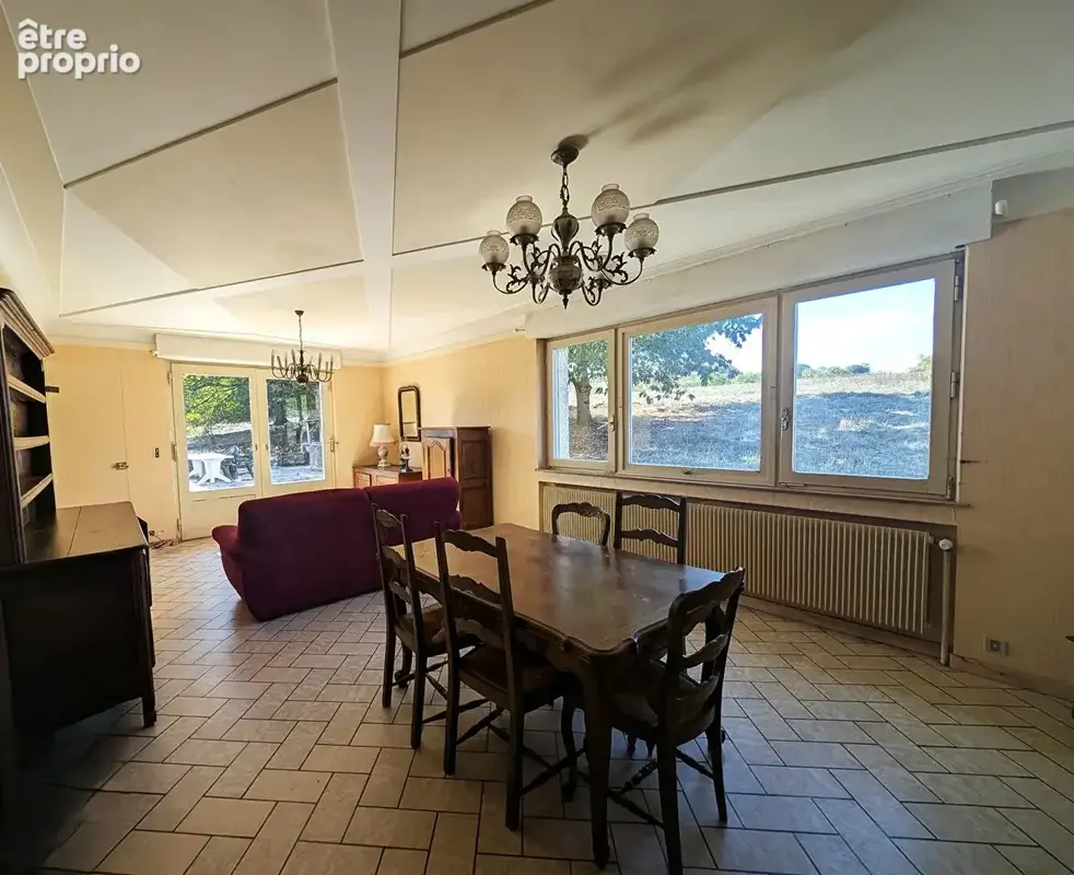 PONT SUR MADON - Maison familiale - 201.5 m2 - 5 Chambres - Vaste terrain - photo 3