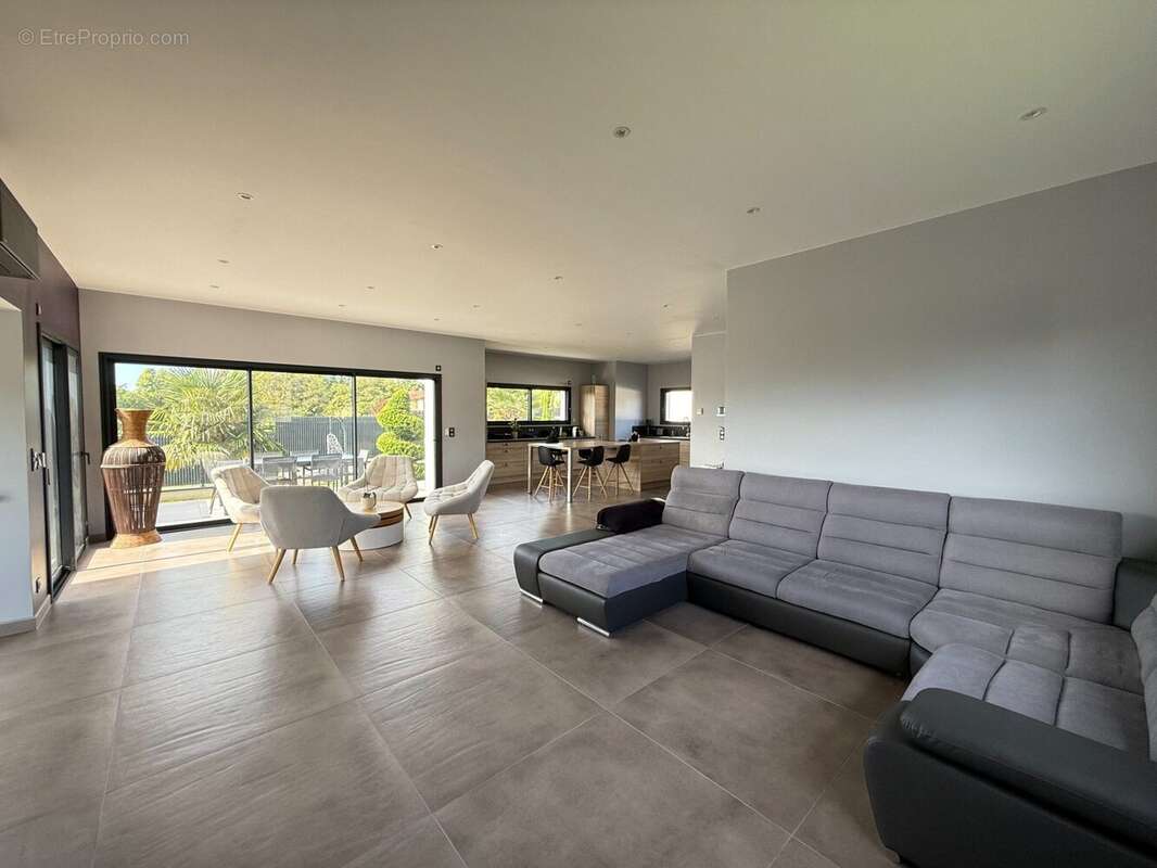 Maison à SAINT-CASSIEN