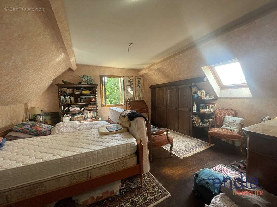 Maison à ISLE-ET-BARDAIS