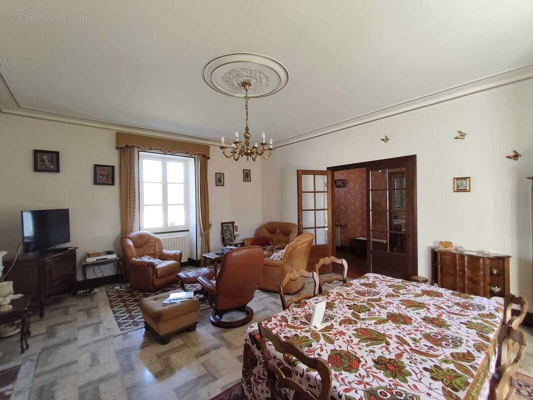 Maison 159 m² à Chasseneuil-Sur-Bonnieure  - photo 7