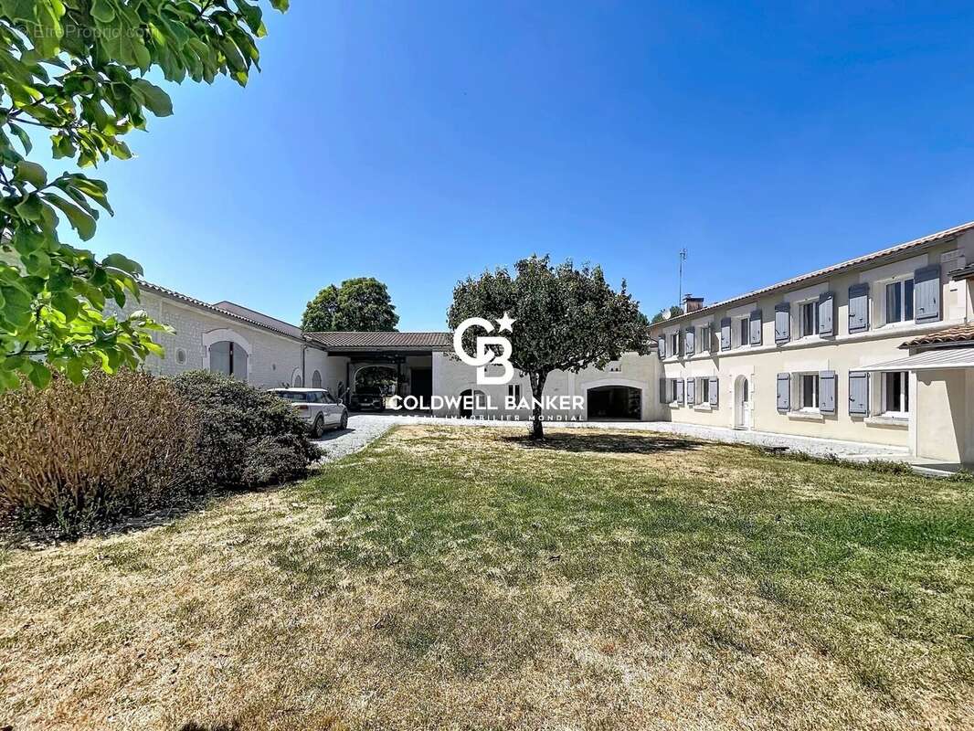 Vente Propriété de Charme : Ancienne Propriété Viticole de 275 m² avec Piscine - photo 22