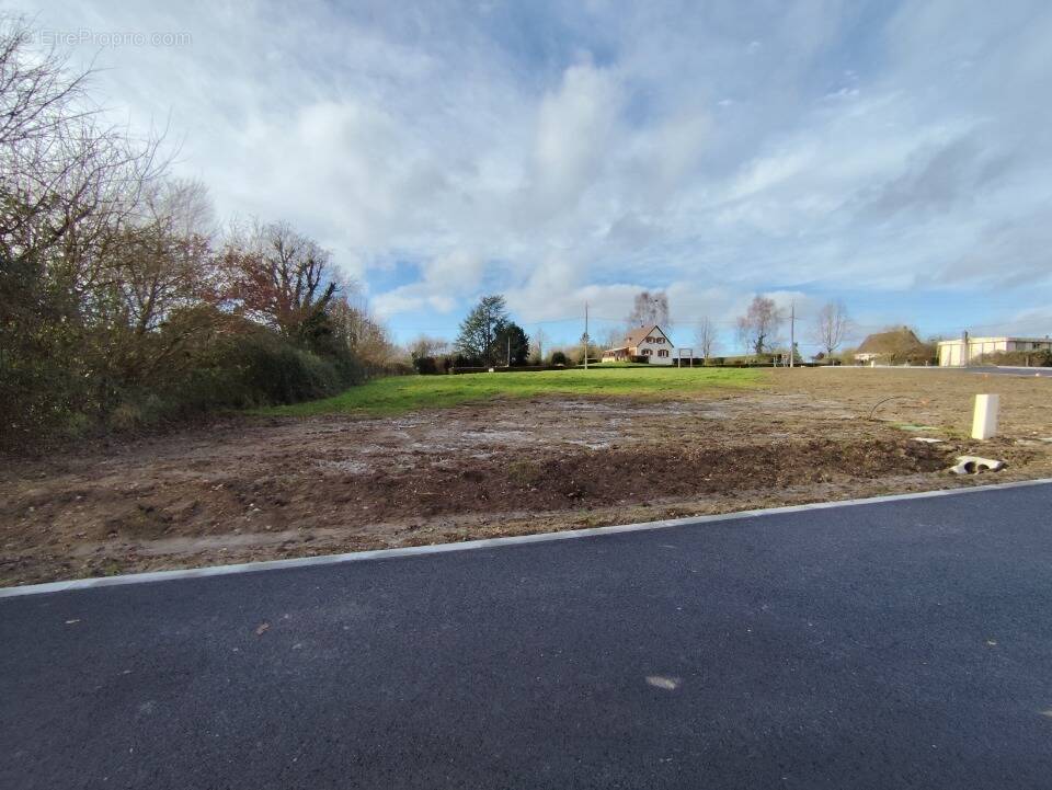 Terrain à CAMBREMER