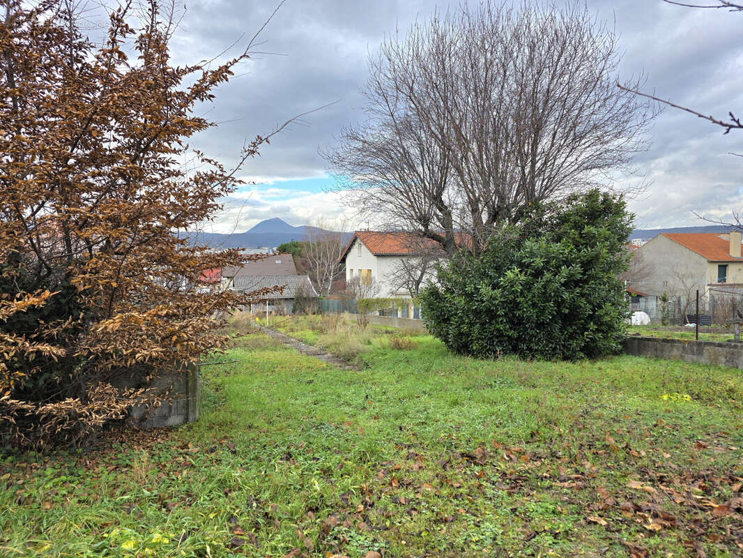 Terrain à CLERMONT-FERRAND