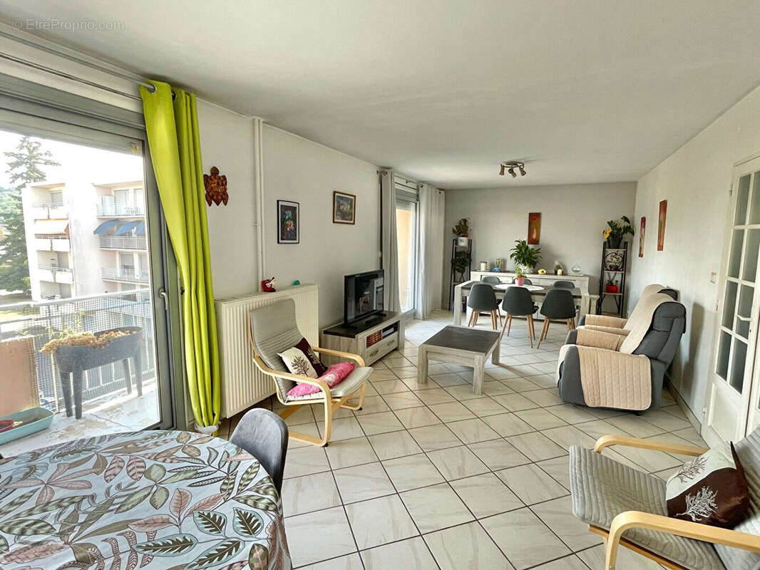 Appartement à LA VERPILLIERE