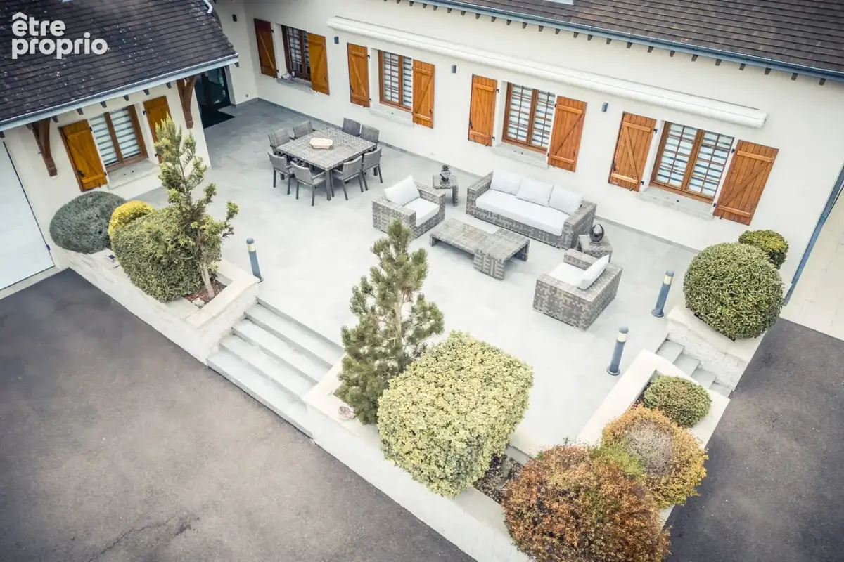 A vendre a 10km gare troyes propriete 294m2, dependance 350m2, parc paysager de 3140m2 - photo 3