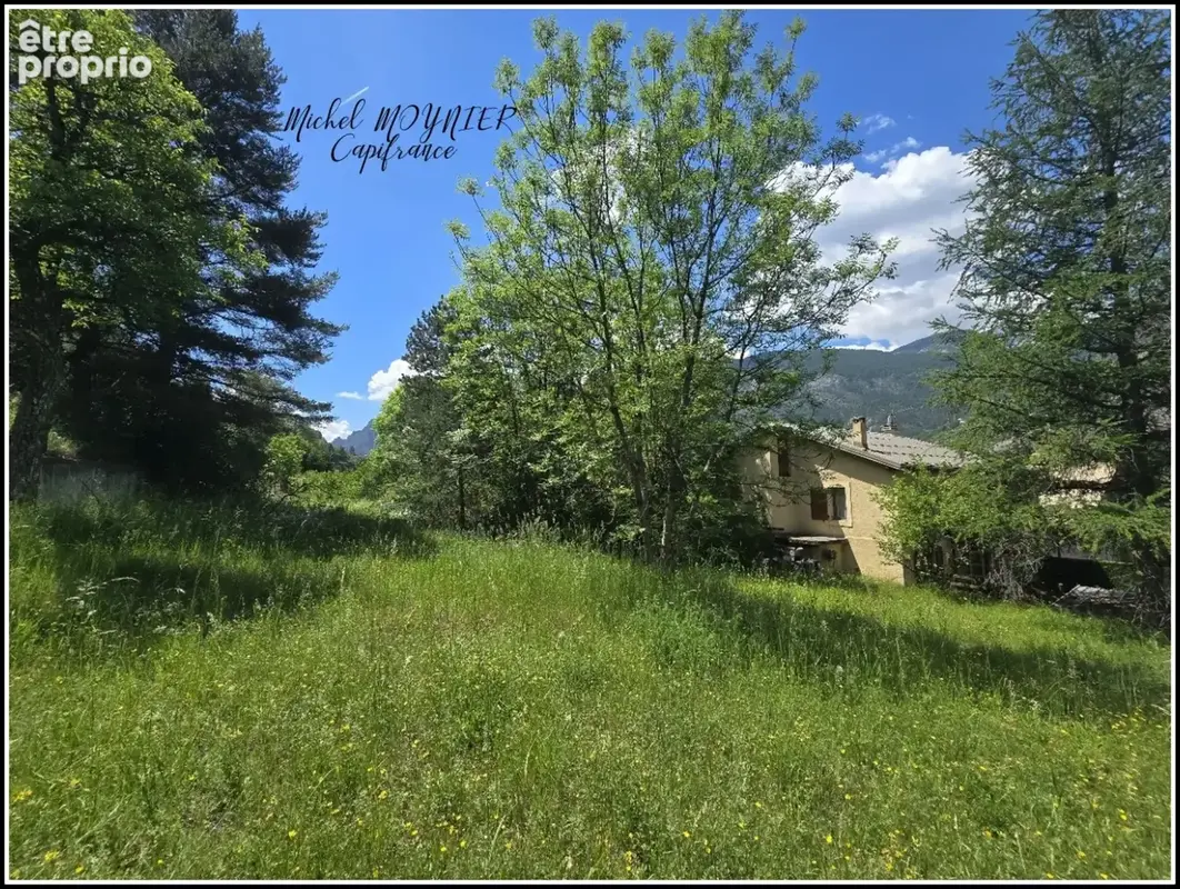À L’Argentière-la-Bessée, maison de caractère sur plus de 2 500 m² de terrain, volumes, annexes et vraie présence - photo 19