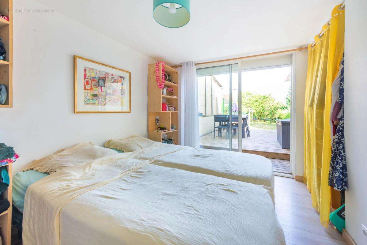 Rueil-Malmaison - Coteaux – Maison  – 4 chambres - 105 m² - photo 7