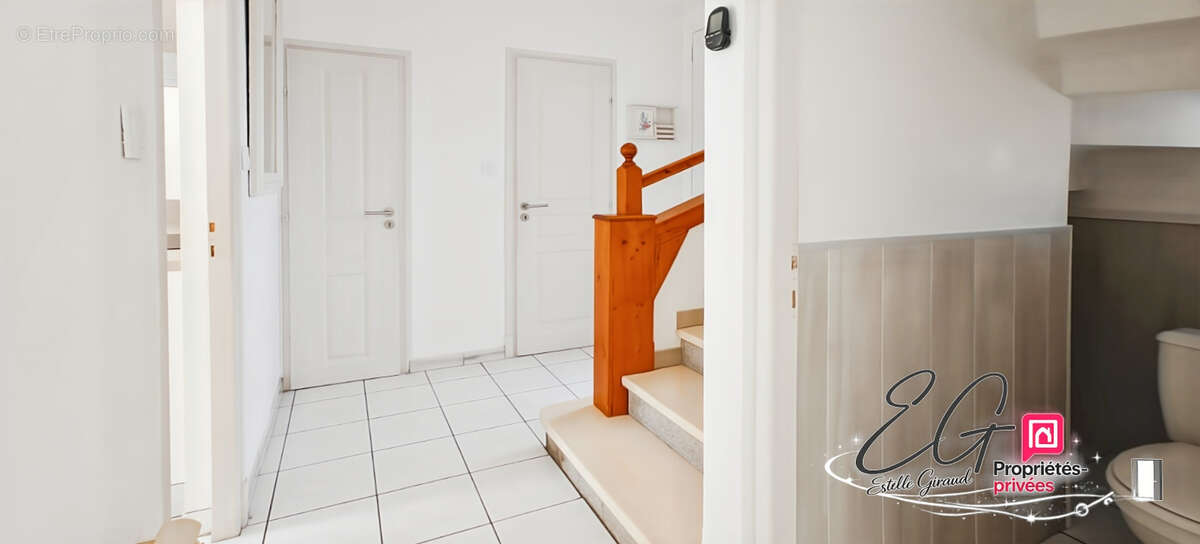 Maison rénovée 3 chambres avec jardin clos et deux places de parking - photo 5