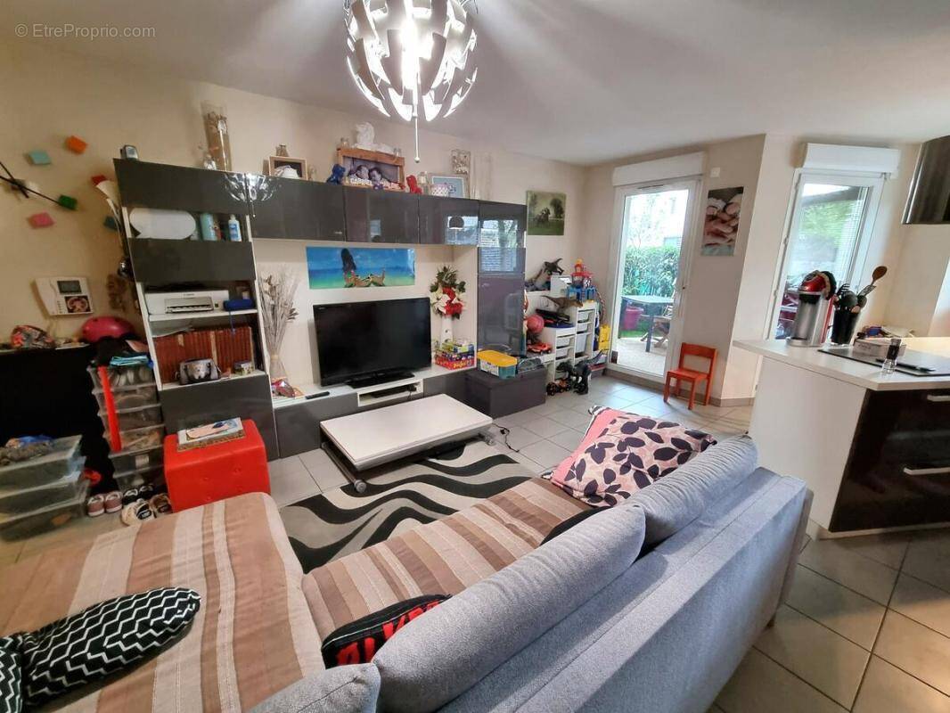 Appartement à DECINES-CHARPIEU