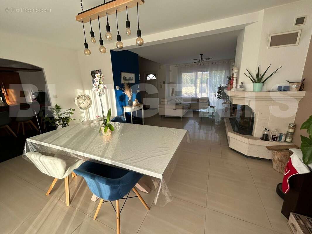 IMG-20251218-WA0080 - Maison à ARMENTIERES-EN-BRIE