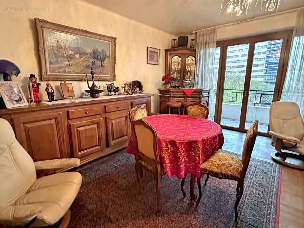Appartement à MARSEILLE-6E