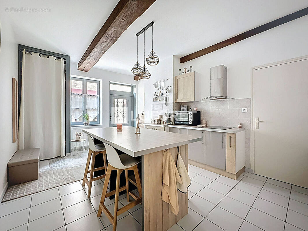 Appartement à CHATILLON-SUR-CHALARONNE