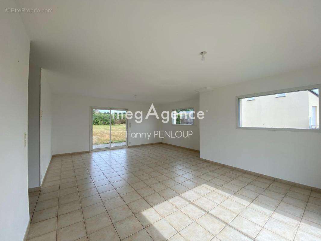 LA COLOMBE - 50800 : Maison de plain-pied de 6 pièces - photo 3