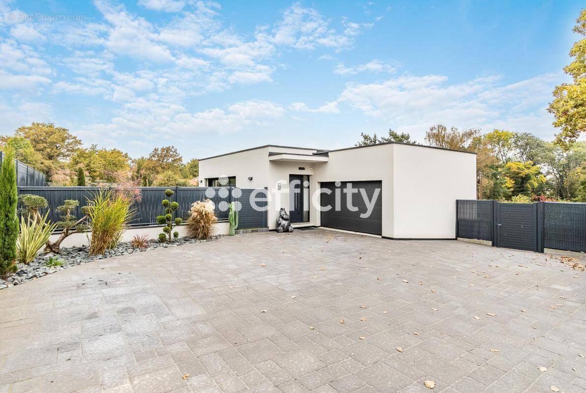 Maison à CIVRIEUX-D&#039;AZERGUES