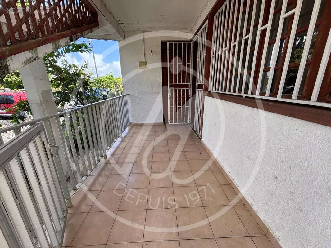 Maison à BAIE-MAHAULT